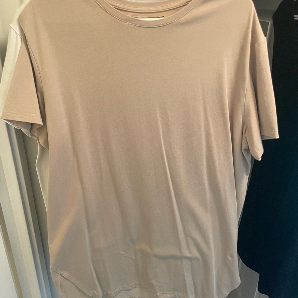 Alphalete Beige Short Sleeve Tee